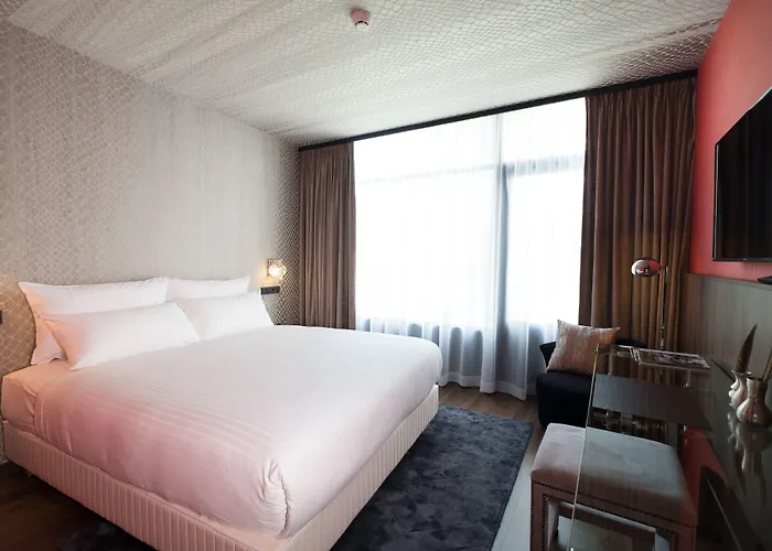 Apollo Amsterdam, A Tribute Portfolio Amsterdam