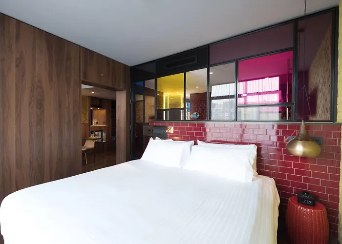 Apollo Amsterdam, A Tribute Portfolio 4* Amsterdam