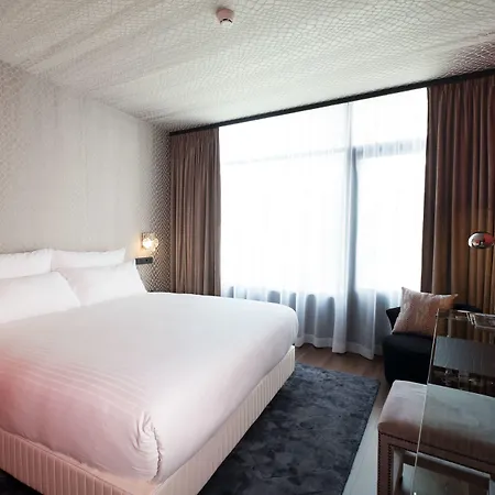 Apollo Amsterdam, A Tribute Portfolio Ámsterdam