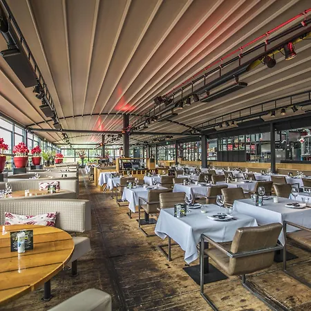 Apollo Amsterdam, A Tribute Portfolio מלון