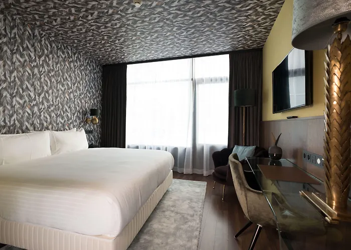 Apollo Amsterdam, A Tribute Portfolio 4*